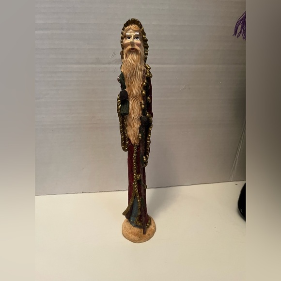 🌟2/$20 item (mix and match)🌟 Tall long-bearded resin Santa with sack of Toys - Picture 1 of 6